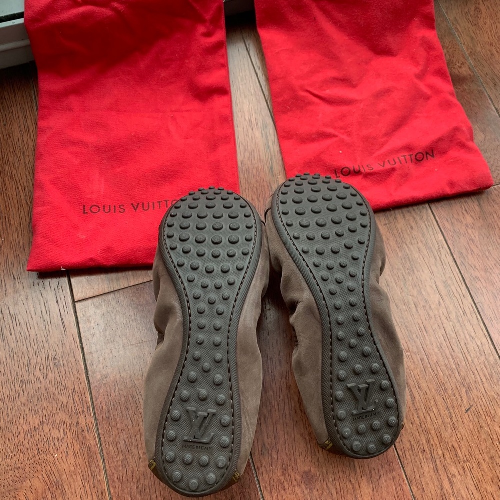 NEW! Louis Vuitton Monogram flats with Gold Lock - Picture 5 of 7